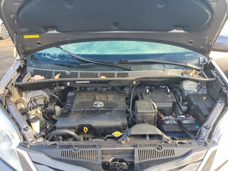 Photo 12 from auction – 2011 TOYOTA SIENNA with VIN 5TDYK3DC8BS091571