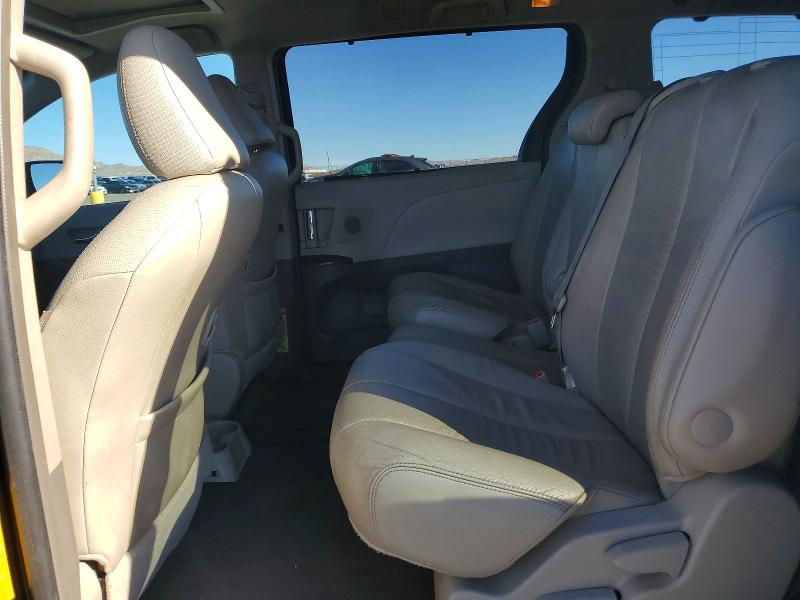 Photo 11 from auction – 2011 TOYOTA SIENNA with VIN 5TDYK3DC4BS050306