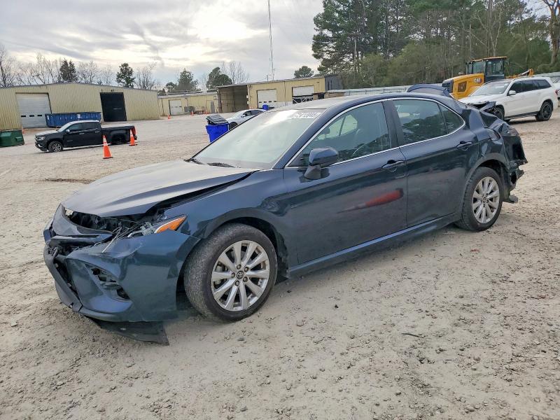 TOYOTA CAMRY 2018 with VIN 4T1B11HK6JU521909 - Photo from auction