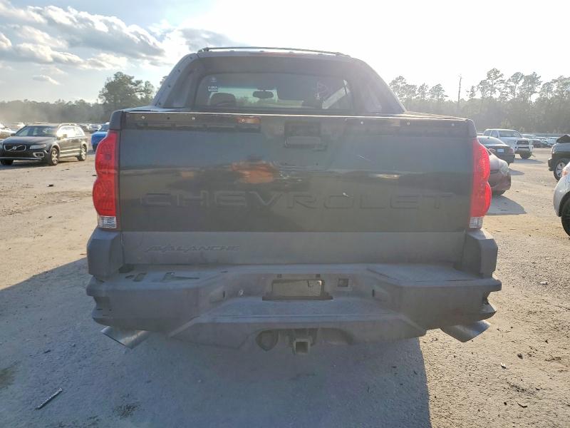 Photo 6 from auction – 2004 CHEVROLET AVALANCHE with VIN 3GNEK12T44G181898