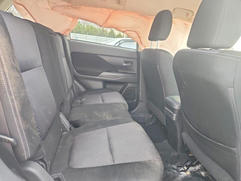 Photo 11 from auction – 2018 MITSUBISHI OUTLANDER with VIN JA4AD2A37JZ015163