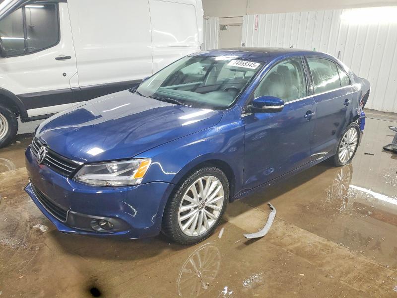 Photo 1 from auction – 2013 VOLKSWAGEN JETTA TDI with VIN 3VWLL7AJ6DM436694