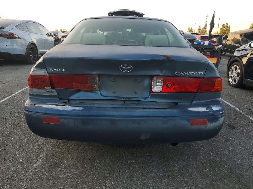 Photo 6 from auction – 2001 TOYOTA CAMRY with VIN 4T1BG22K21U822237