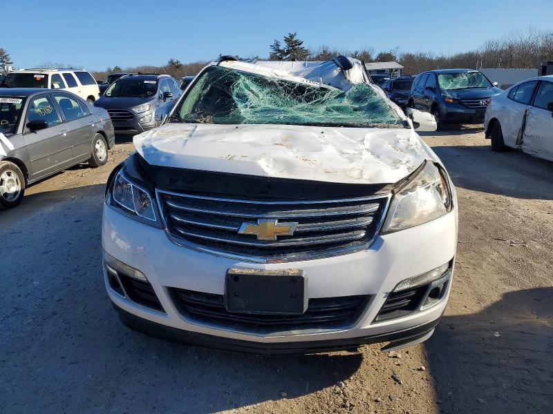 Photo 5 from auction – 2017 CHEVROLET TRAVERSE L with VIN 1GNKVGKD4HJ125101