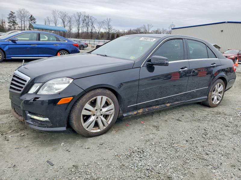 MERCEDES-BENZ E 350 BLUE 2013 with VIN WDDHF2EB2DA674499 - Photo from auction