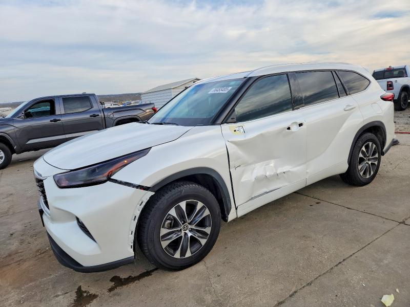 TOYOTA HIGHLANDER 2021 with VIN 5TDGZRAH8MS065663 - Photo from auction