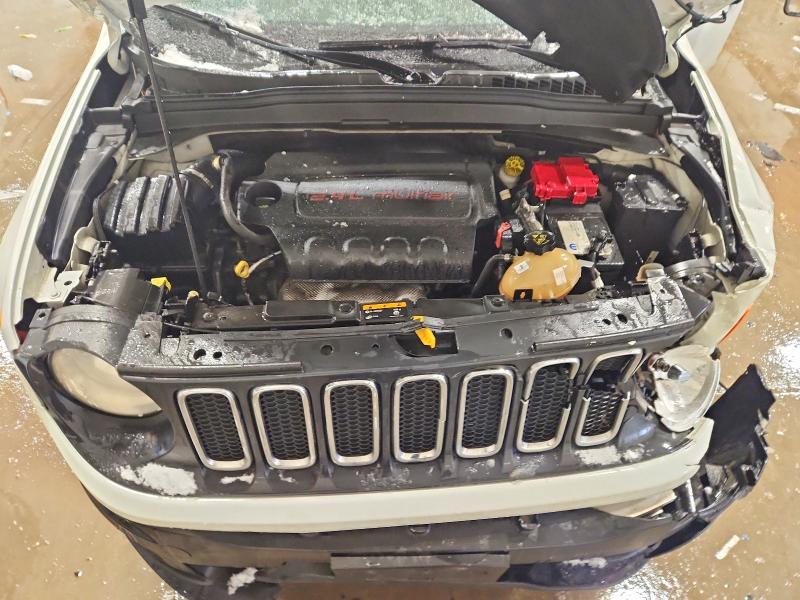 Photo 11 from auction – 2018 JEEP RENEGADE S with VIN ZACCJBAB8JPJ00975