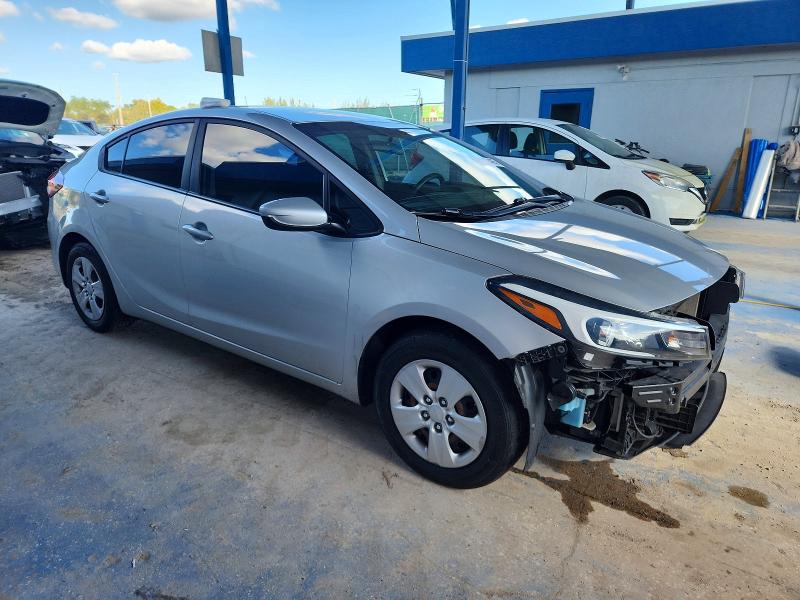 Photo 4 from auction – 2018 KIA FORTE with VIN 3KPFL4A72JE234377