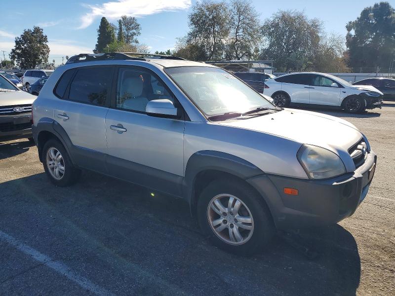 Photo 4 from auction – 2008 HYUNDAI TUCSON SE with VIN KM8JN12D08U897901