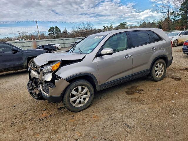 KIA SORENTO 2013 with VIN 5XYKT3A18DG376230 - Photo from auction