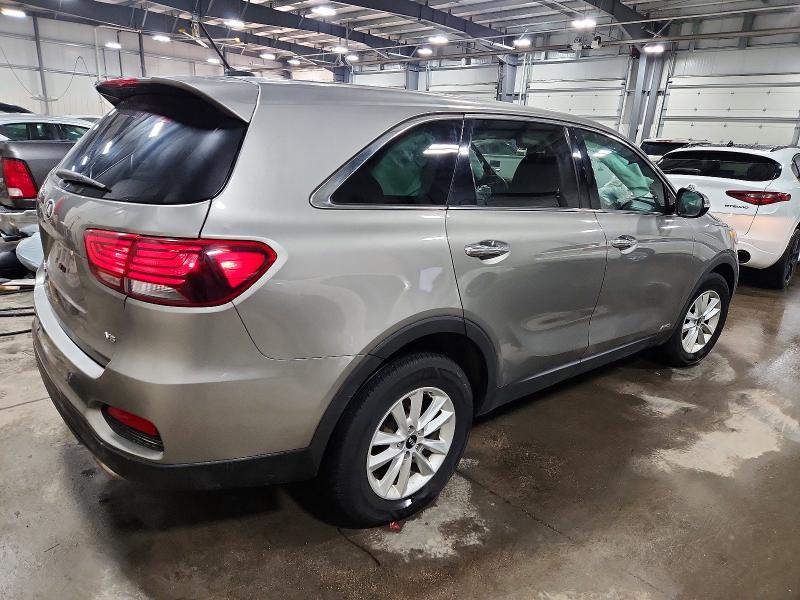 Photo 3 from auction – 2019 KIA SORENTO LX with VIN 5XYPGDA56KG485740