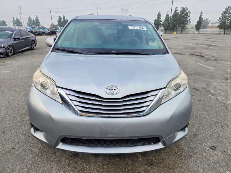 Photo 5 from auction – 2015 TOYOTA SIENNA with VIN 5TDKK3DC4FS600583