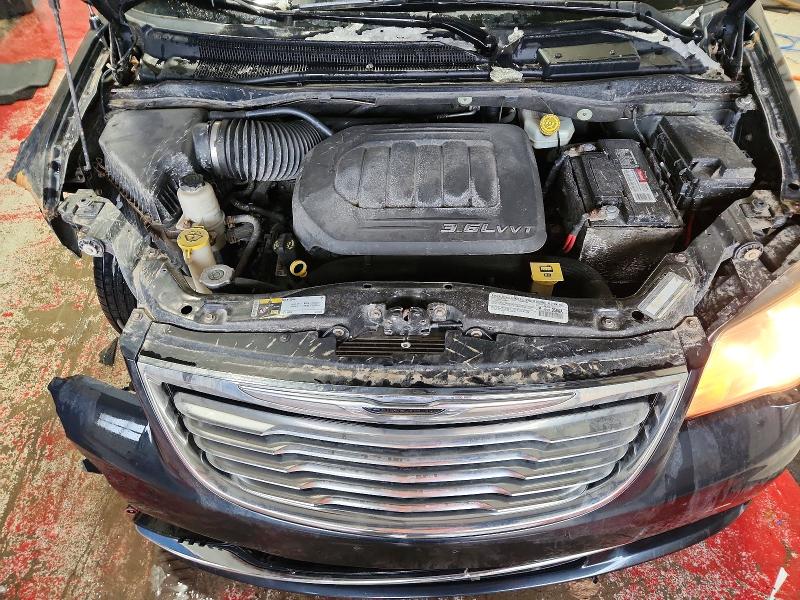 Photo 12 from auction – 2014 CHRYSLER TOWN & COU with VIN 2C4RC1CG0ER251532