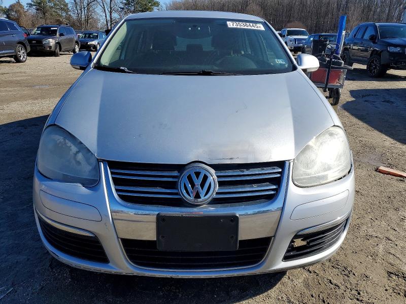 Photo 5 from auction – 2010 VOLKSWAGEN JETTA SE with VIN 3VWRZ7AJ4AM157491