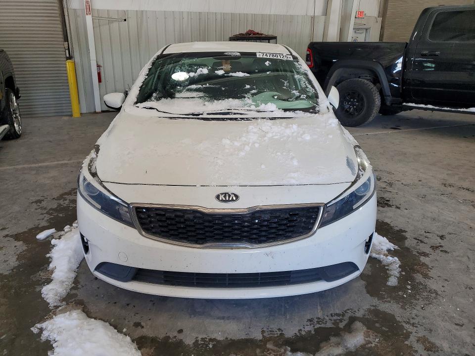 Photo 5 from auction – 2018 KIA FORTE with VIN 3KPFK4A70JE193217