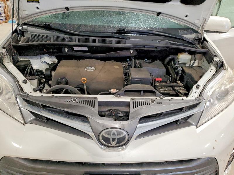 Photo 12 from auction – 2018 TOYOTA SIENNA with VIN 5TDYZ3DC0JS915461