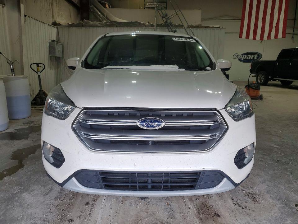 Photo 5 from auction – 2017 FORD ESCAPE with VIN 1FMCU0GD2HUB78129