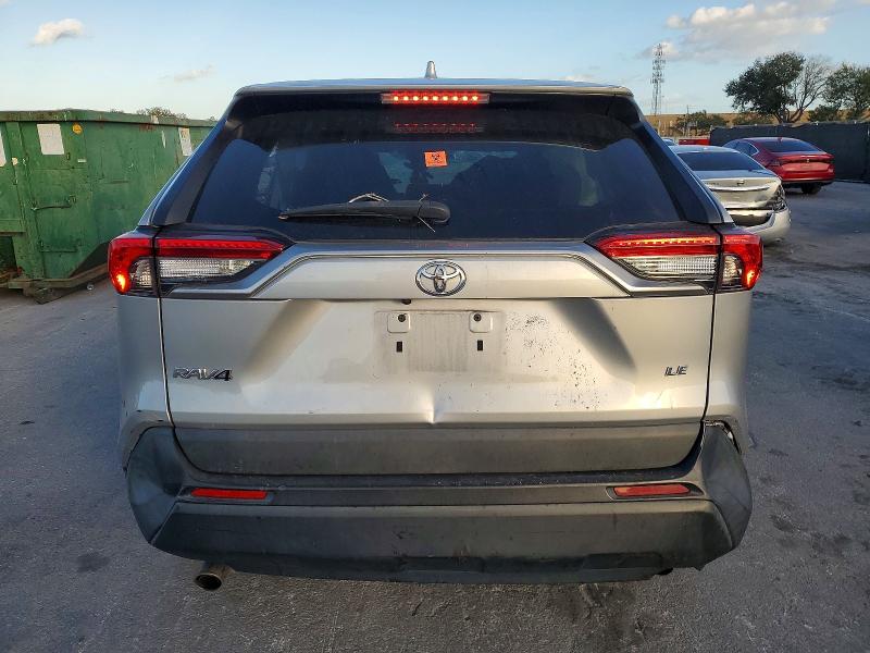 Photo 6 from auction – 2022 TOYOTA RAV4 with VIN 2T3H1RFV0NW186830
