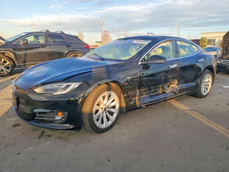 TESLA MODEL S 2018 with VIN 5YJSA1E28JF235982 - Photo from auction
