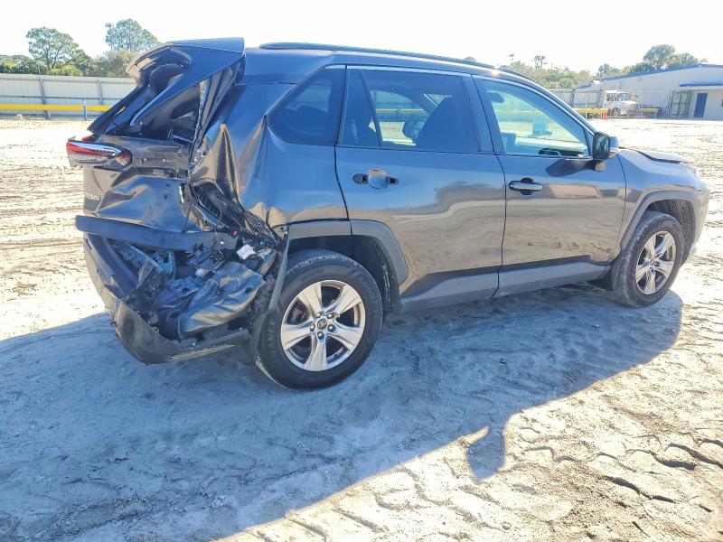 Photo 3 from auction – 2019 TOYOTA RAV4 XLE with VIN 2T3P1RFV1KW005693