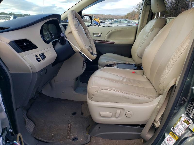 Photo 7 from auction – 2014 TOYOTA SIENNA XLE with VIN 5TDYK3DC4ES521844