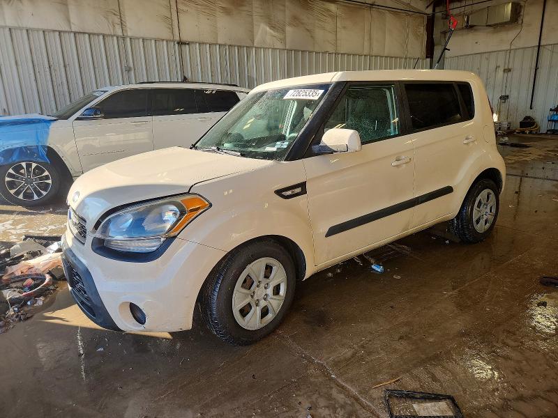 KIA SOUL 2013 with VIN KNDJT2A52D7757061 - Photo from auction