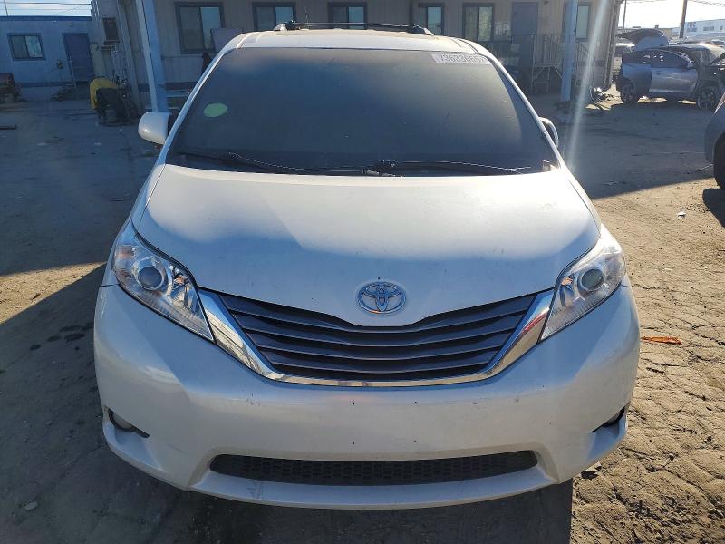 Photo 5 from auction – 2015 TOYOTA SIENNA with VIN 5TDYK3DC7FS552183