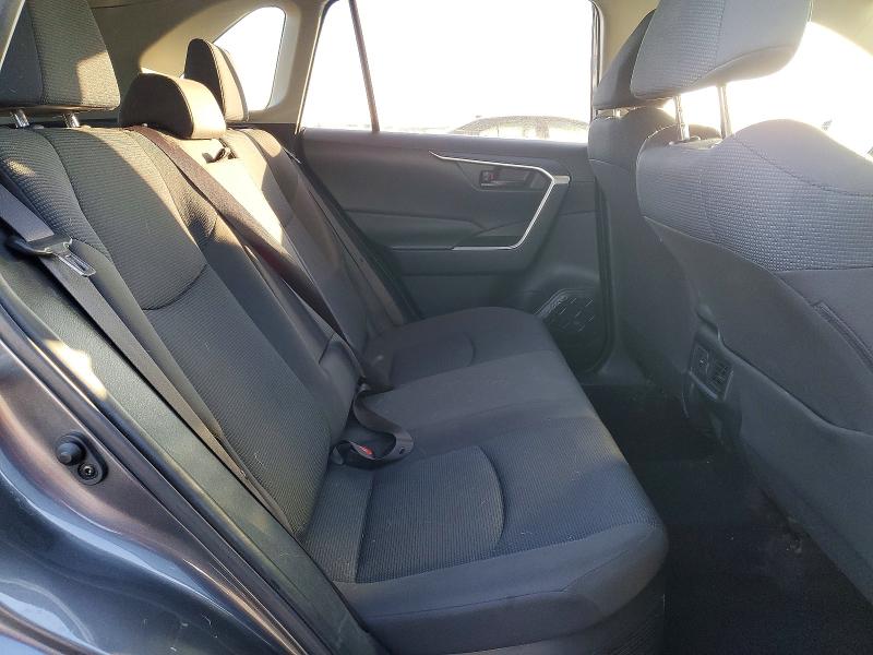 Photo 11 from auction – 2019 TOYOTA RAV4 LE with VIN JTMLWRFV2KD023553