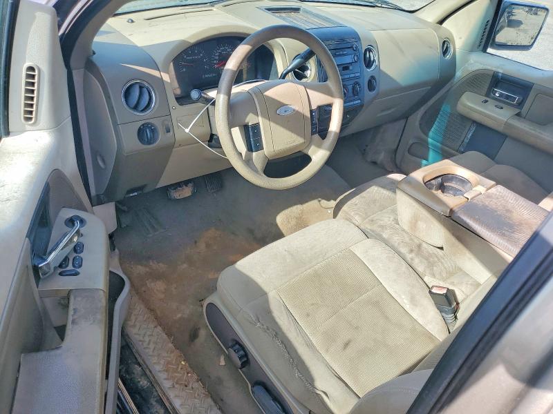 Photo 8 from auction – 2004 FORD F150 with VIN 1FTRX12W04NA83769