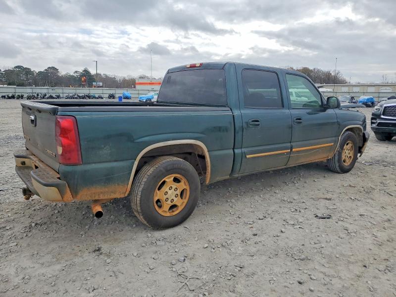 Photo 3 from auction – 2004 CHEVROLET SILVERADO with VIN 2GCEC13TX41422117