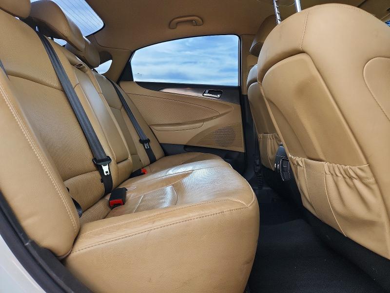 Photo 10 from auction – 2013 HYUNDAI SONATA with VIN KMHEC4A44DA080551