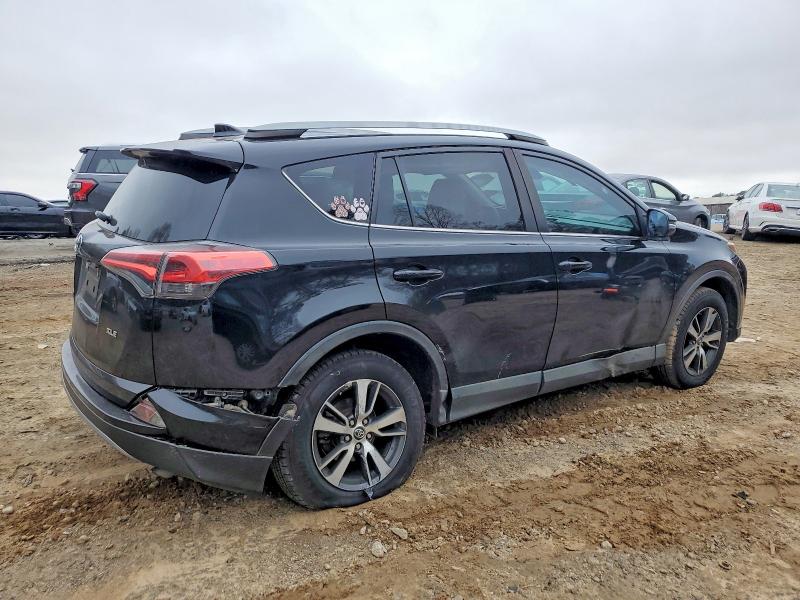 Photo 3 from auction – 2017 TOYOTA RAV4 XLE with VIN 2T3WFREV0HW405056
