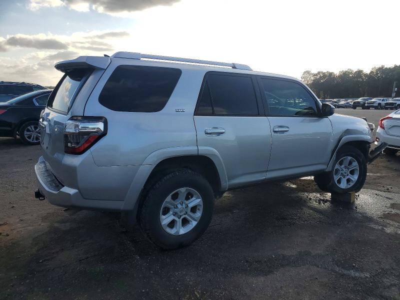 Photo 3 from auction – 2014 TOYOTA 4RUNNER SR with VIN JTEZU5JR2E5070868