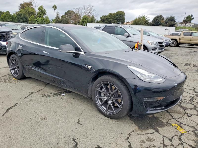 Photo 4 from auction – 2018 TESLA MODEL 3 with VIN 5YJ3E1EA6JF151904