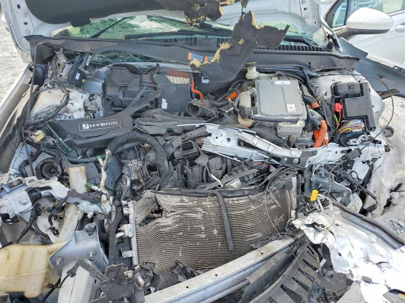 Photo 11 from auction – 2017 FORD FUSION with VIN 3FA6P0LU0HR385534