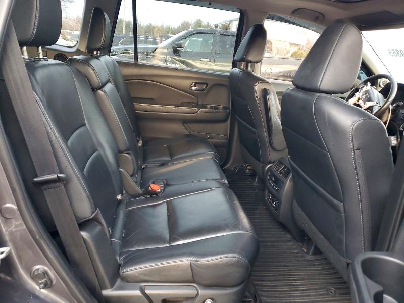Photo 11 from auction – 2017 HONDA PILOT TOUR with VIN 5FNYF6H94HB059363