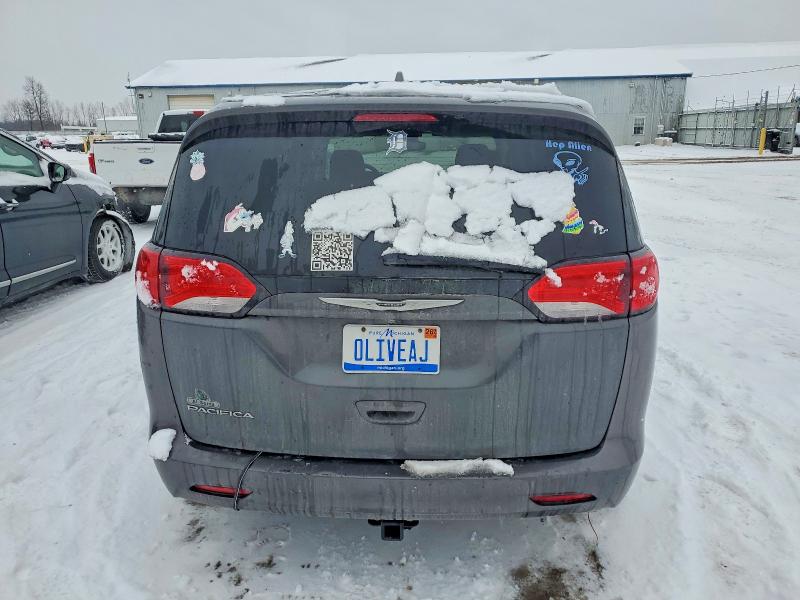 Photo 6 from auction – 2017 CHRYSLER PACIFICA with VIN 2C4RC1CG9HR502956