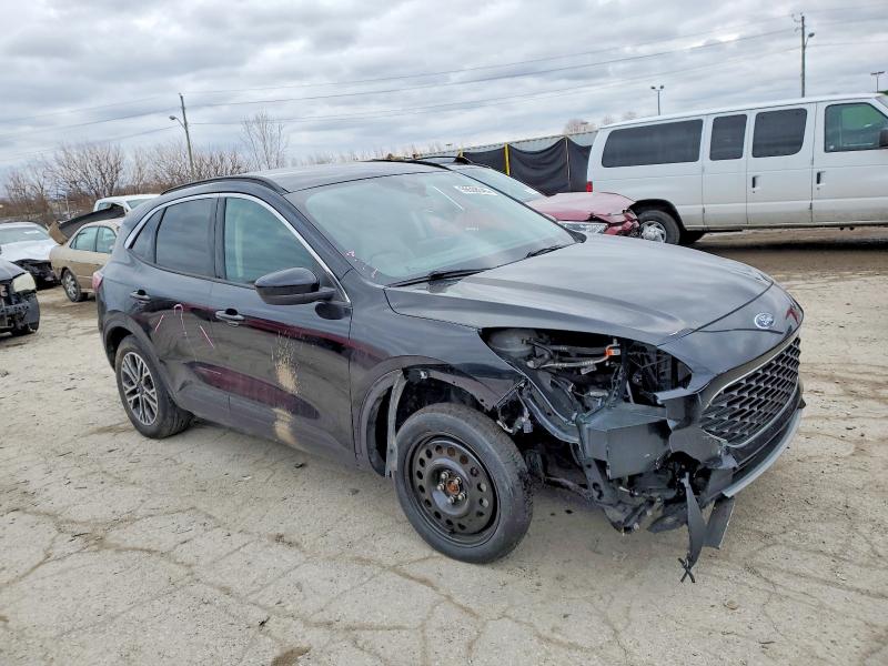 Photo 4 from auction – 2020 FORD ESCAPE with VIN 1FMCU9H99LUB90379