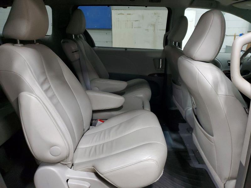 Photo 11 from auction – 2014 TOYOTA SIENNA XLE with VIN 5TDYK3DC9ES418905