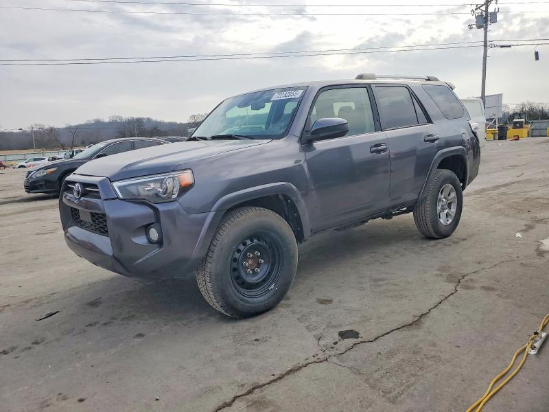 Photo 1 from auction – 2022 TOYOTA 4RUNNER SR with VIN JTEEU5JR2N5261088