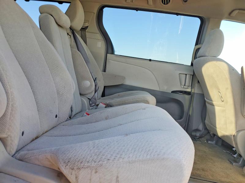 Photo 11 from auction – 2011 TOYOTA SIENNA LE with VIN 5TDKK3DC1BS158887