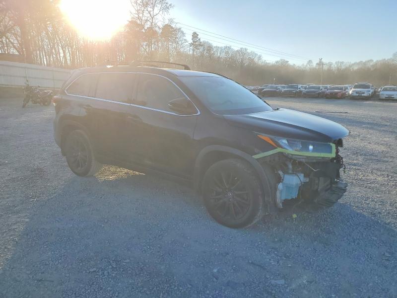 Photo 4 from auction – 2019 TOYOTA HIGHLANDER with VIN 5TDJZRFH3KS598905