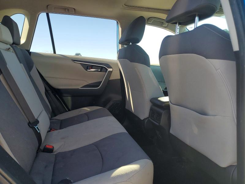 Photo 11 from auction – 2019 TOYOTA RAV4 XLE with VIN JTMP1RFV2KD024668