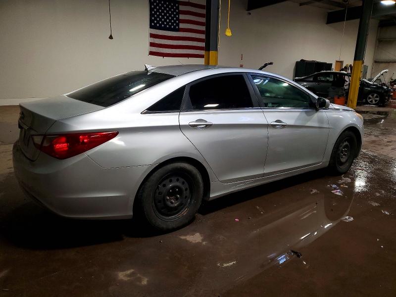 Photo 3 from auction – 2012 HYUNDAI SONATA GLS with VIN 5NPEB4AC9CH363503