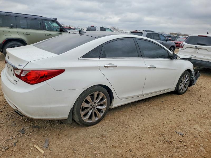 Photo 3 from auction – 2012 HYUNDAI SONATA with VIN 5NPEC4AB4CH437043