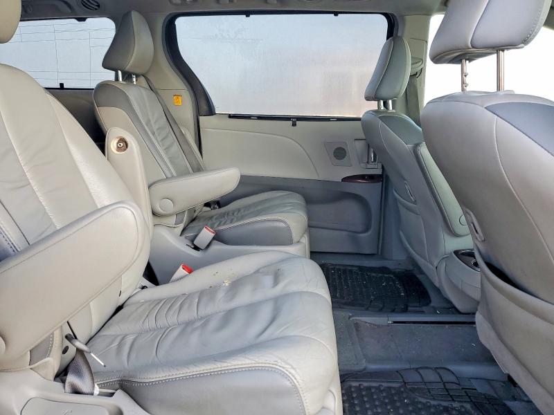 Photo 11 from auction – 2011 TOYOTA SIENNA XLE with VIN 5TDDK3DC4BS022827