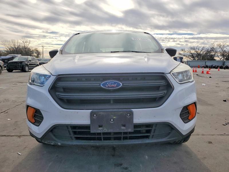 Photo 5 from auction – 2017 FORD ESCAPE S with VIN 1FMCU0F72HUE54188