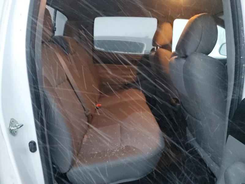 Photo 10 from auction – 2015 TOYOTA TACOMA DOU with VIN 3TMLU4EN9FM200362