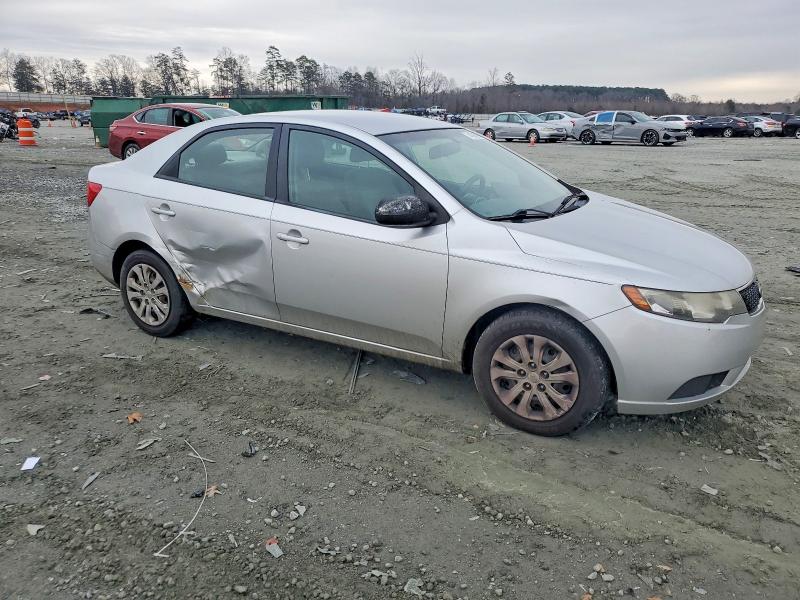 Photo 4 from auction – 2011 KIA FORTE with VIN KNAFU4A29B5373708