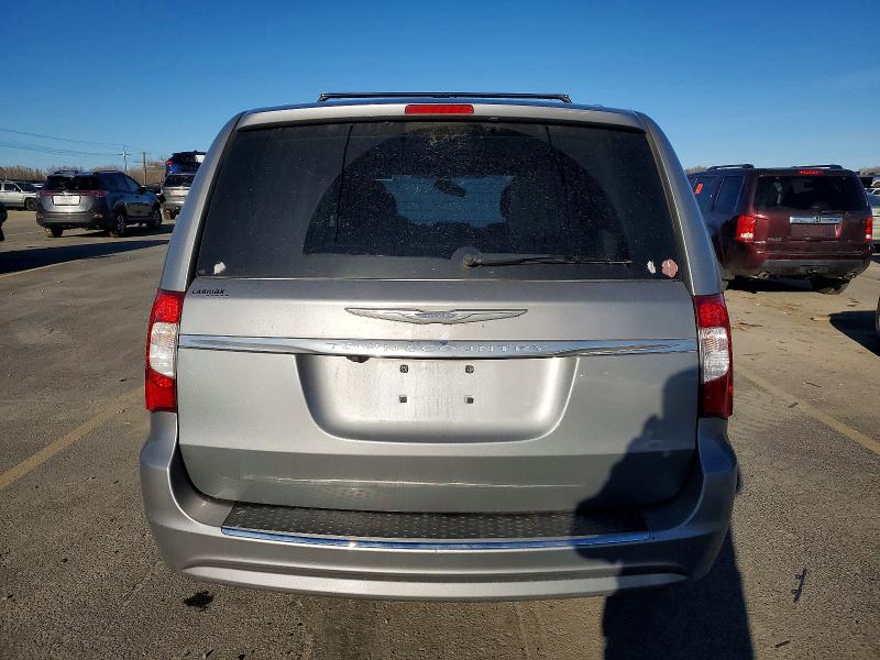 Photo 6 from auction – 2015 CHRYSLER TOWN & COU with VIN 2C4RC1BG4FR708555
